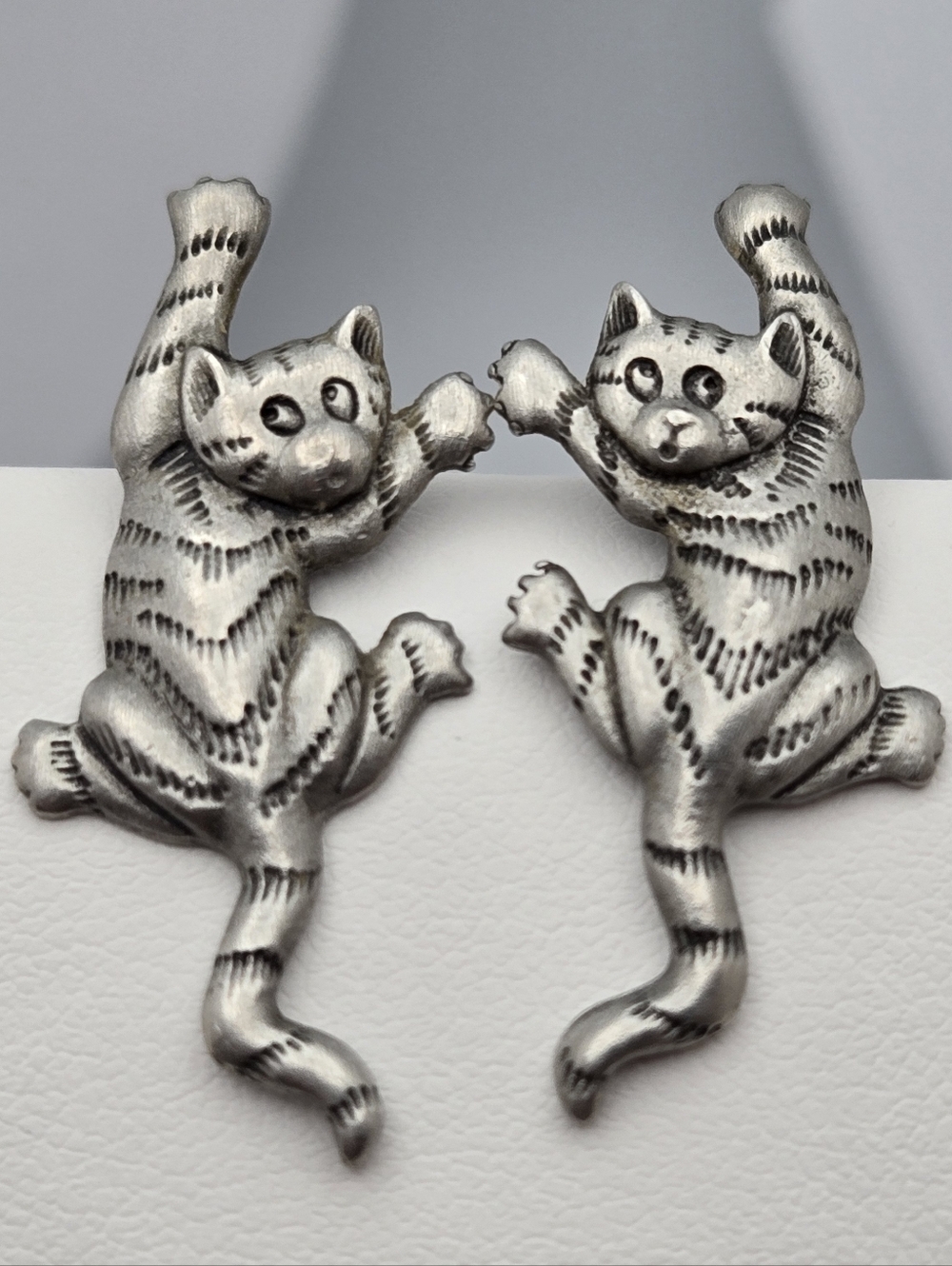 Vintage JJ Jonette Pewter Cat Earrings Climbing Cat 1970s 1.5" Animal